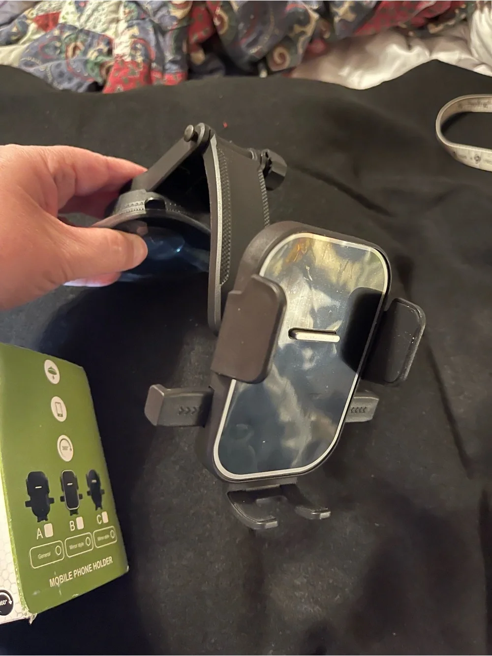 New in Box! Universal Black Car Phone Holder with Suction Mount - FZ04